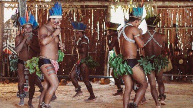 Visitando uma tribo indígena da Amazônia